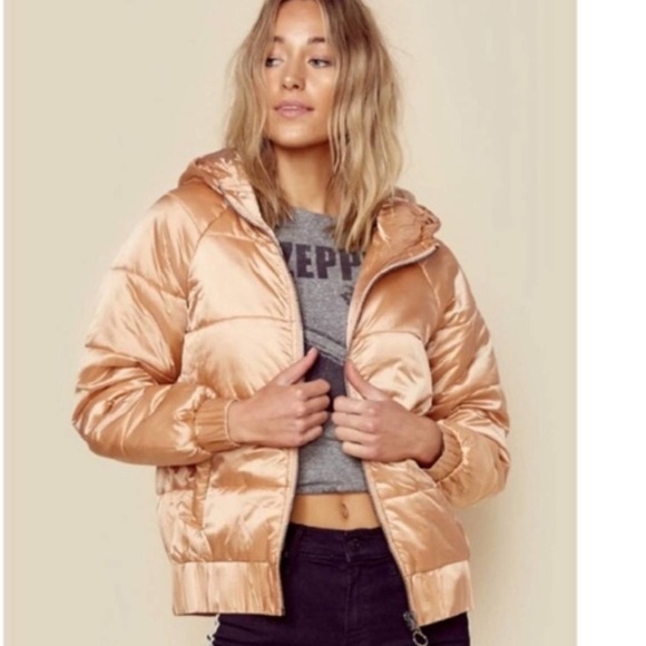 MINKPINK Hooded Puffer Jacket Size small - Picture 1 of 4